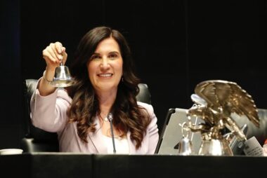 Kenia López Rabadán advierte sanciones por faltas éticas en el Congreso
