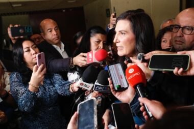 Kenia López pide dejar atrás la polarización y apostar por el diálogo