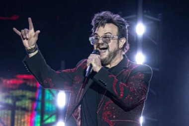 Aleks Syntek anuncia que dejará México tras polémica en sus conciertos