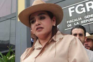 Grecia Quiroz pide a la FGR investigar el homicidio de Carlos Manzo ante desconfianza en Michoacán