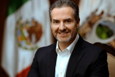 Adrián de la Garza se posiciona entre los principales perfiles rumbo a la gubernatura de Nuevo León