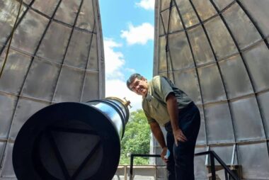 Una noche bajo las estrellas sin gastar un peso: así puedes observar la Luna y Saturno en CDMX