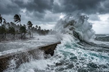Huracán Rachel se intensifica a categoría 2
